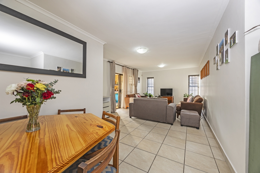 3 Bedroom Property for Sale in Jakarandas Western Cape